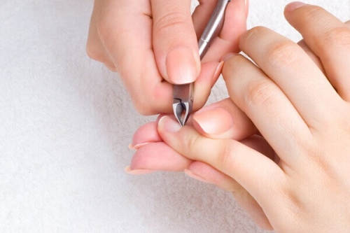 Khóa học nail kỹ thuật cắt da kiểu Nga